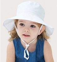 Gorra ajustable con correa y transpirable 3-12M, en color blanco