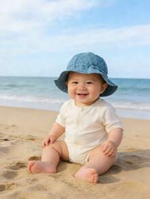 Sombrero suave y transpirable Azul con puntos blancos 6-12M