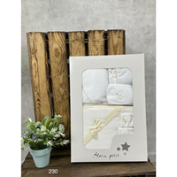 ESTUCHE 5 PIEZAS - CAPA, BODY, GORRO , MANOPLA Y BABERO BCO-BG