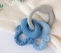 Mordedor llaves de silicona azul y gris